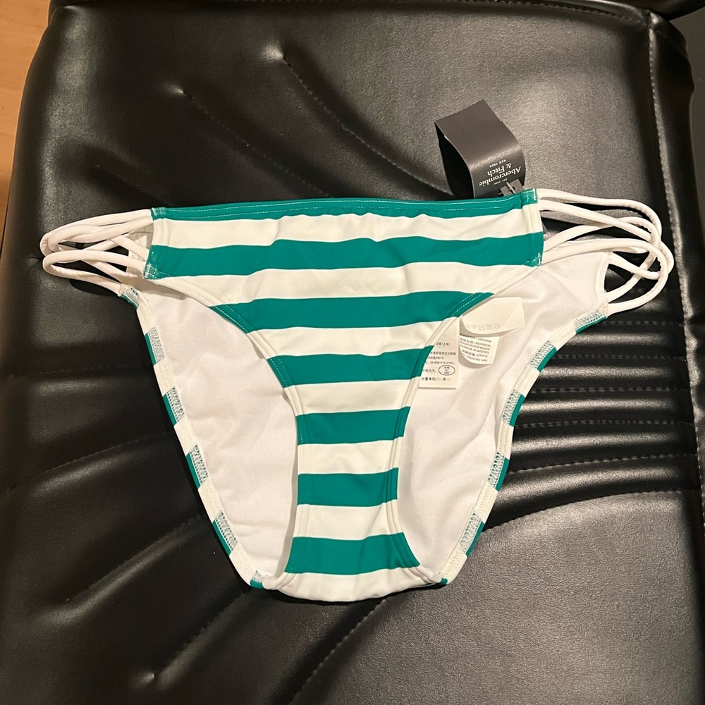 Abercrombie & Fitch bikini bottom size M